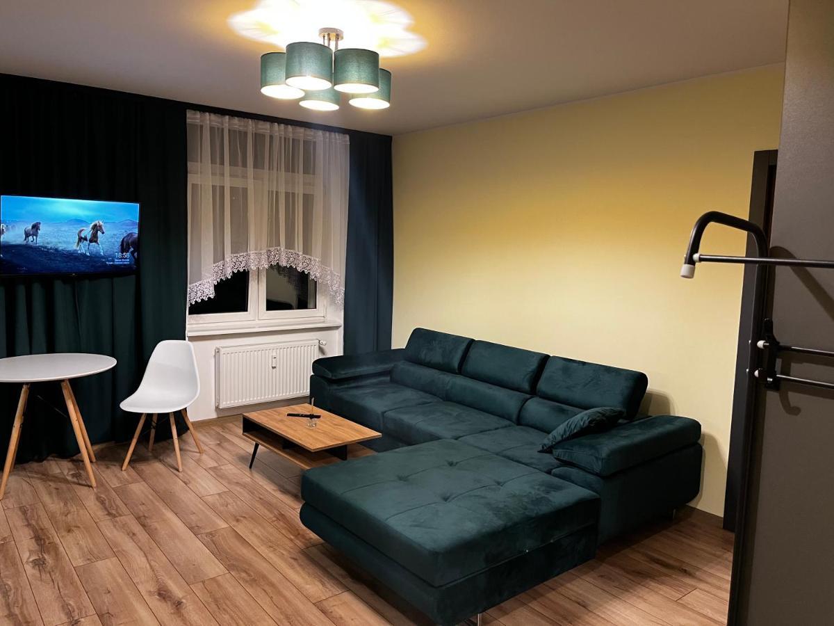 Komfortowy Apartament W Centrum Jaworzno Extérieur photo
